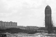 831037 Gezicht op de Watertoren aan de Neckardreef te Utrecht in de wijk Overvecht tijdens de aanleg.